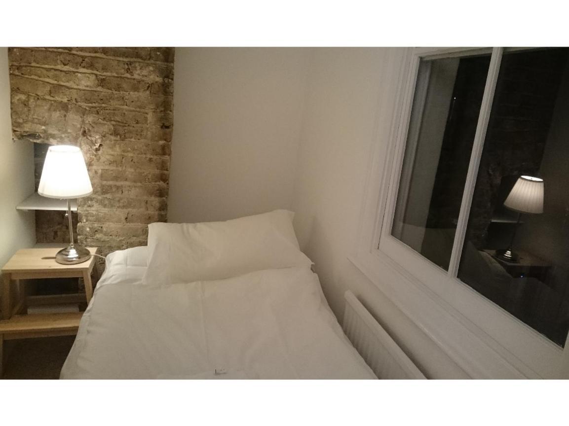 Central London Flat. Georgian Terrace. Bright. Pokoj fotografie